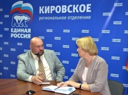 Галина Буркова и Олег Иванников обсудили ход избирательной кампании